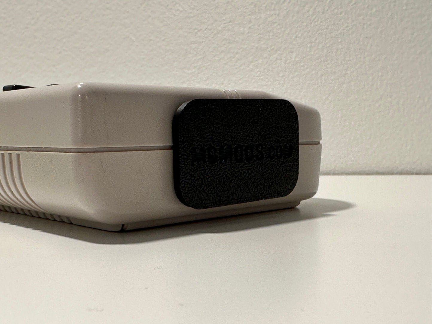 Minimalist Console Display Stand for Nintendo Game Boy (DMG)