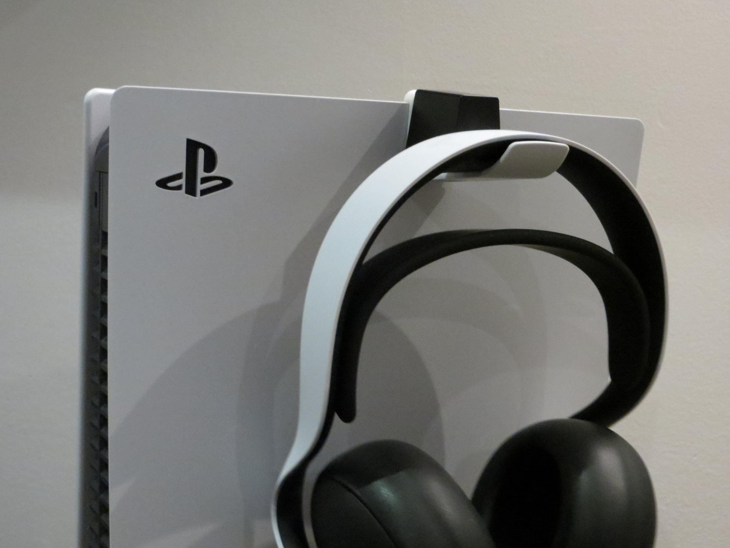 Sony PlayStation 5 Pulse Elite Wireless Headset Charging Hanger Dock Mounting Clip for Vertical Orientation PS5