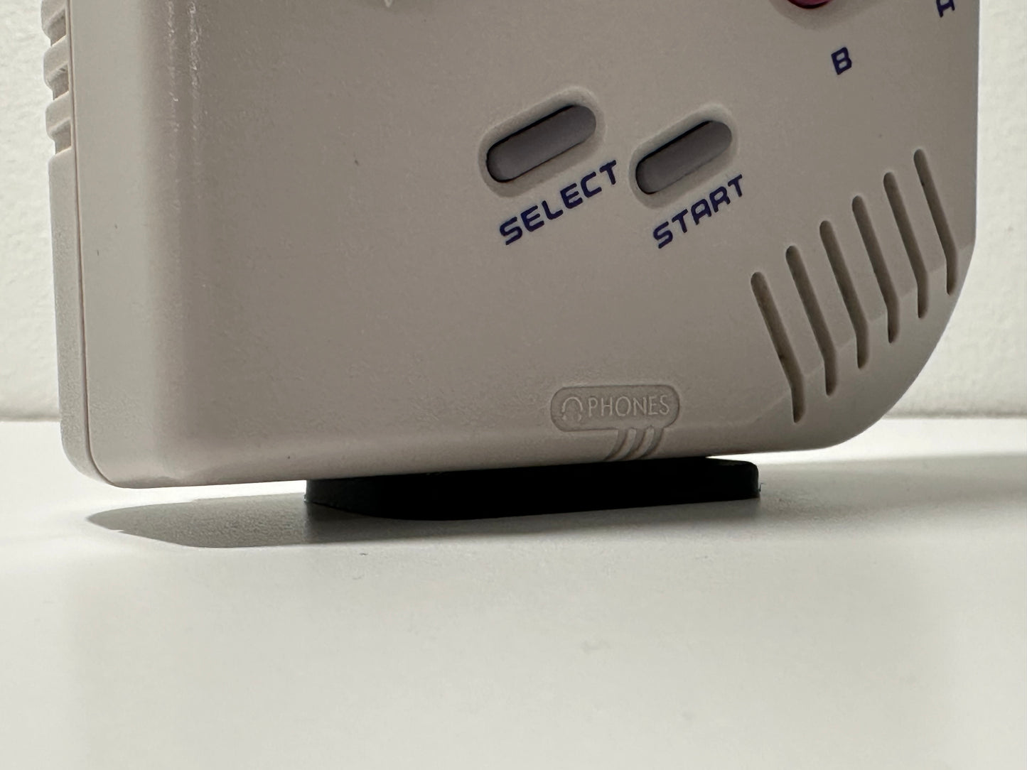 Minimalist Console Display Stand for Nintendo Game Boy (DMG)