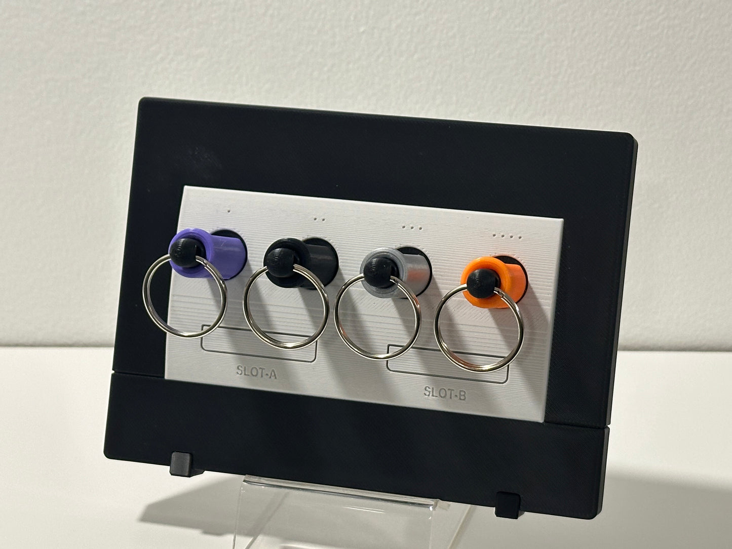 Retro Gaming Key Holder with 4 Controller Plug Keychains - Inspired by GameCube