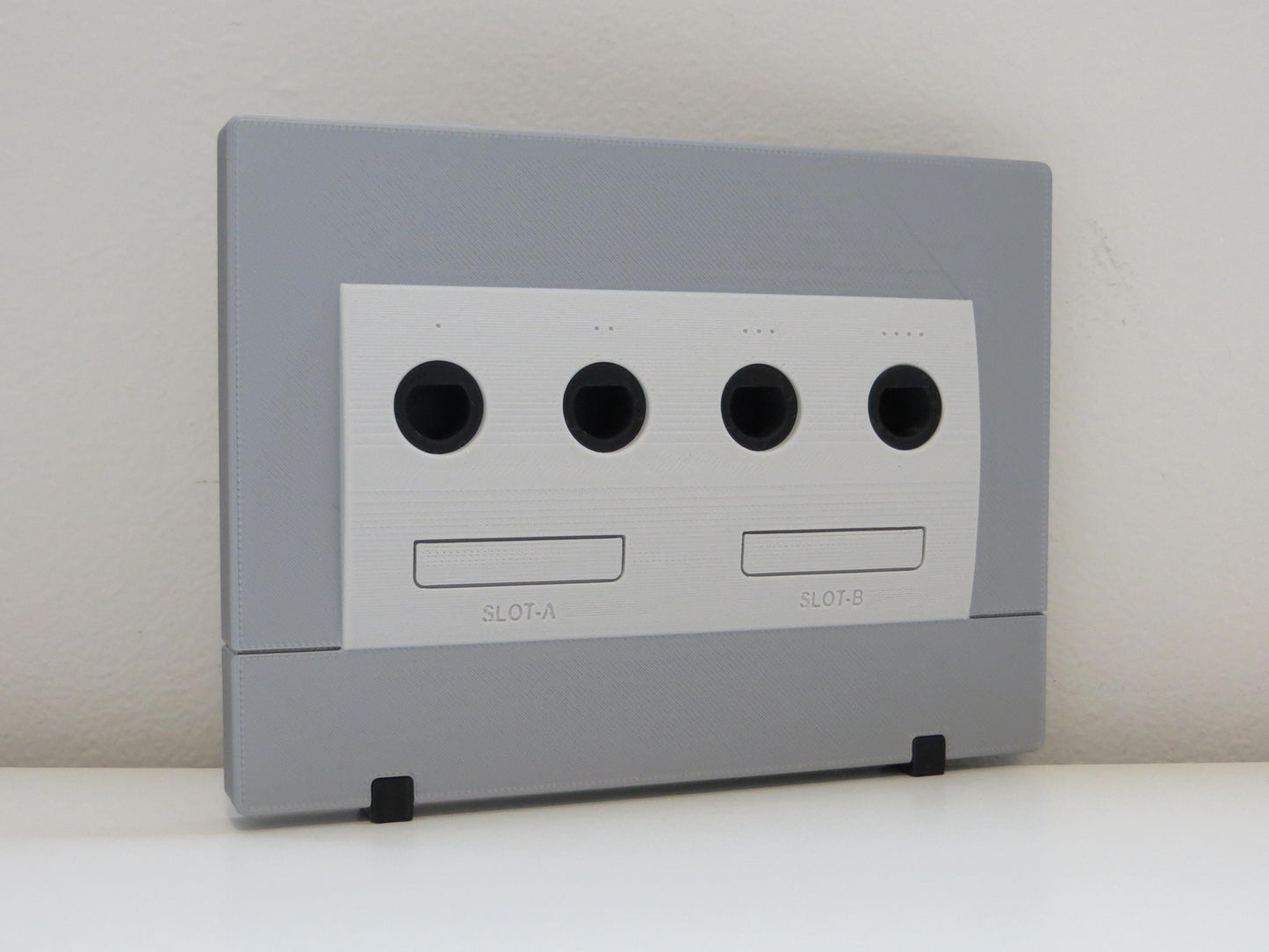 Nintendo GameCube Key Holder with 4 Controller Plug Keychains